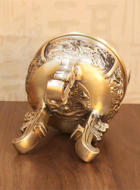 黄铜三足九龙鼎炉香室内供