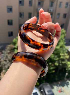 玳瑁色手镯圆宽镯子手环饰品女生