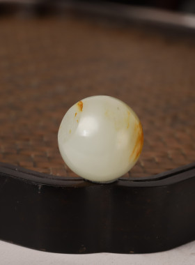 新疆和田玉籽料白玉圆珠红皮珠子