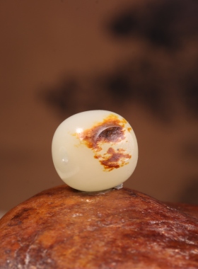 新疆和田玉籽料老型珠手串