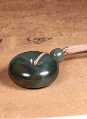 苏工新疆和田玉碧玉平安扣吊坠