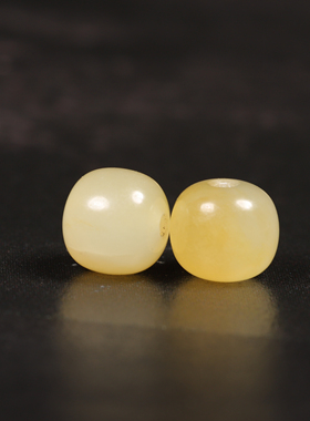 新疆和田玉籽料黄沁圆珠手串