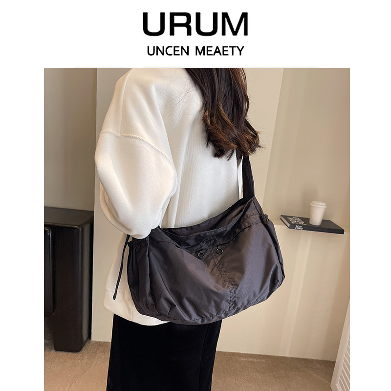 URUM Waterproof Nylon Dumpling Bag Men's and Women's Crossbody Bag Simple Commuting Sports Style Large Capacity Shoulder Tote Bag
