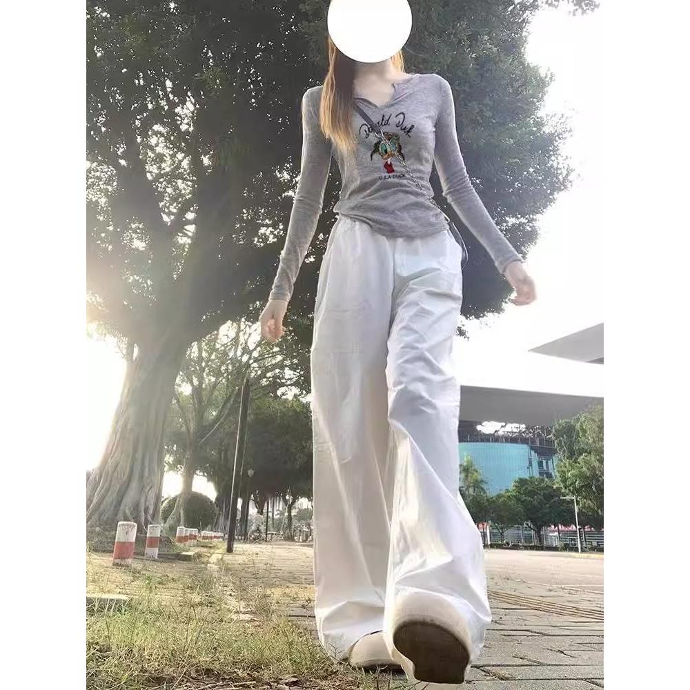 灰色v领正肩打底衫女春季新款超显身材的上衣纯棉卡通印花长袖T恤 - 图0