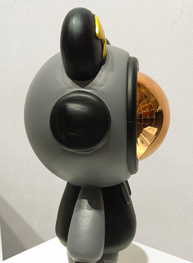 现代简约树脂闪电熊潮流手办公仔客厅样板间儿童房摆件装饰品