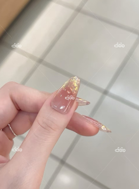 秋冬新款气质显白香槟金猫眼美甲