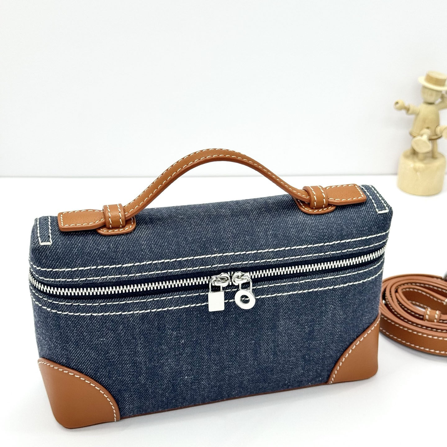 新款时尚牛仔帆布拼皮手提小方包女百搭饭盒包斜挎包化妆包19CM,淘宝优惠券,粉丝福利购,淘宝优惠卷