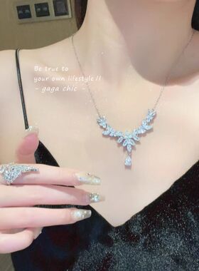 花枝缠绕项链2025新款爆款轻奢设计水滴气质精致千金高级礼服锁骨