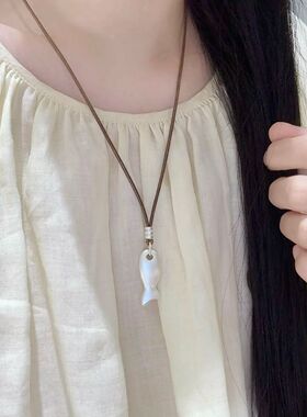 磨砂小鱼转运珠锦鲤秋冬毛衣链长款项链女轻奢小众高级感设计吊坠