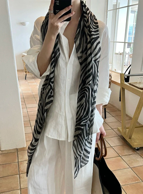 老钱风黑白斑马纹围巾女百搭系腰丝巾时髦洋气两用大方巾围脖披肩