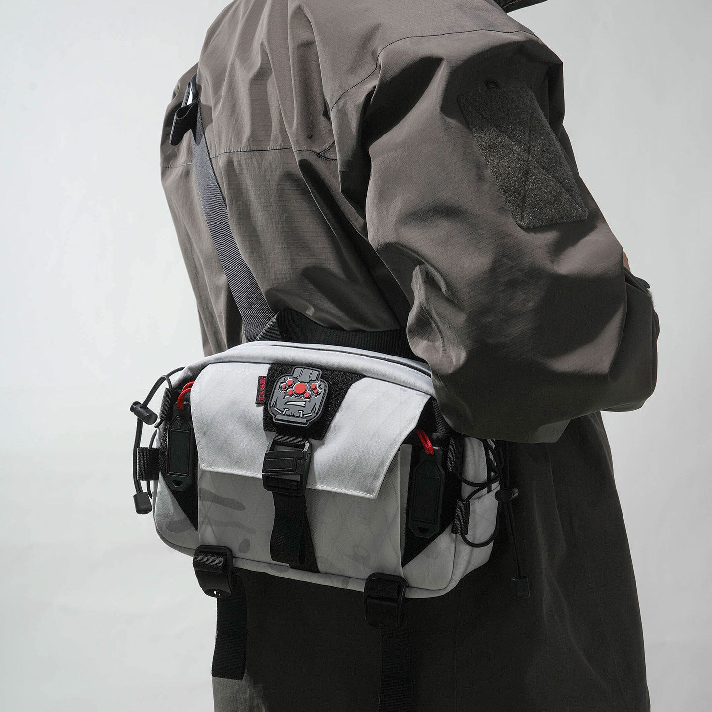 雀跃二代斜挎包磁吸快速反应背包机能战术EDC轻便单肩斜挎男胸包,淘宝优惠券,粉丝福利购,淘宝优惠卷