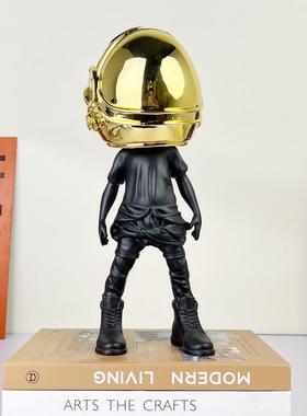 现代简约创意外星人摆件轻奢抽象人物客厅电视柜书桌面卡通雕塑饰