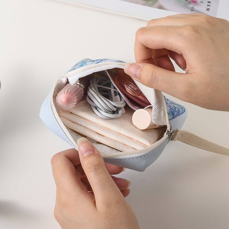 卡通便携卫生巾小包可爱收纳少女学生口红化妆包随身大容量收纳袋,淘宝优惠券,粉丝福利购,淘宝优惠卷