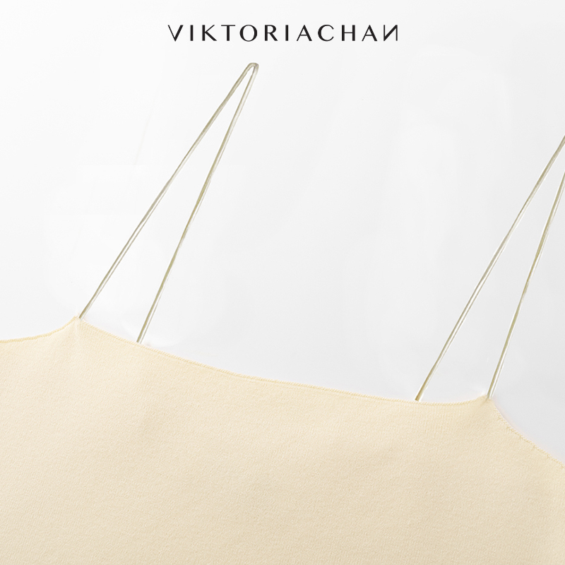 VIKTORIACHAN24SS春夏成衣系列 一字领细肩带针织背心上衣 - 图2
