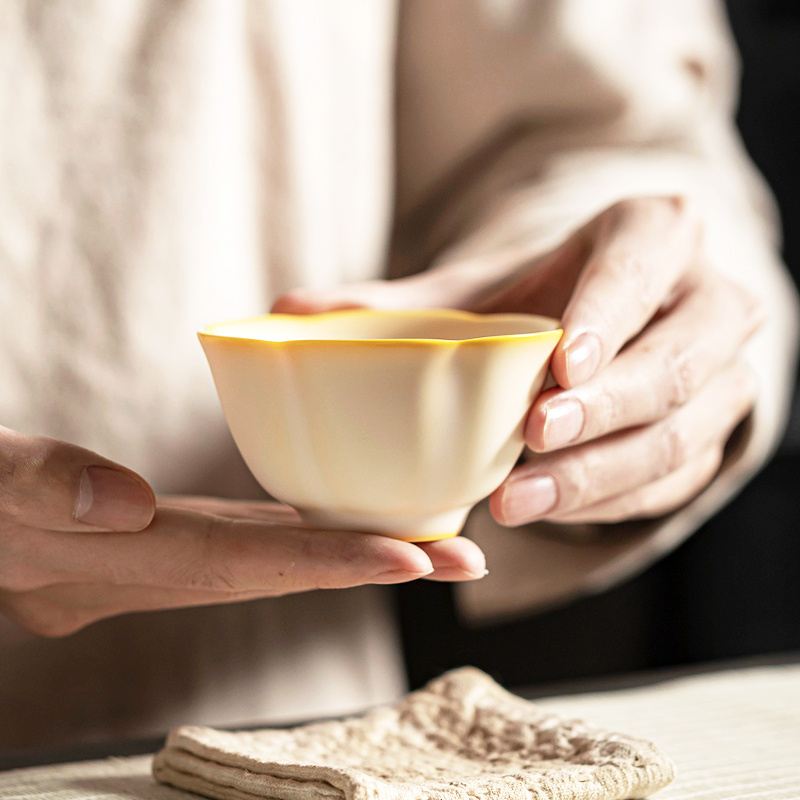 猪油冻黄色汝窑开片花朵茶杯品茗杯主人杯花瓣杯盏个人单杯花口杯 - 图2