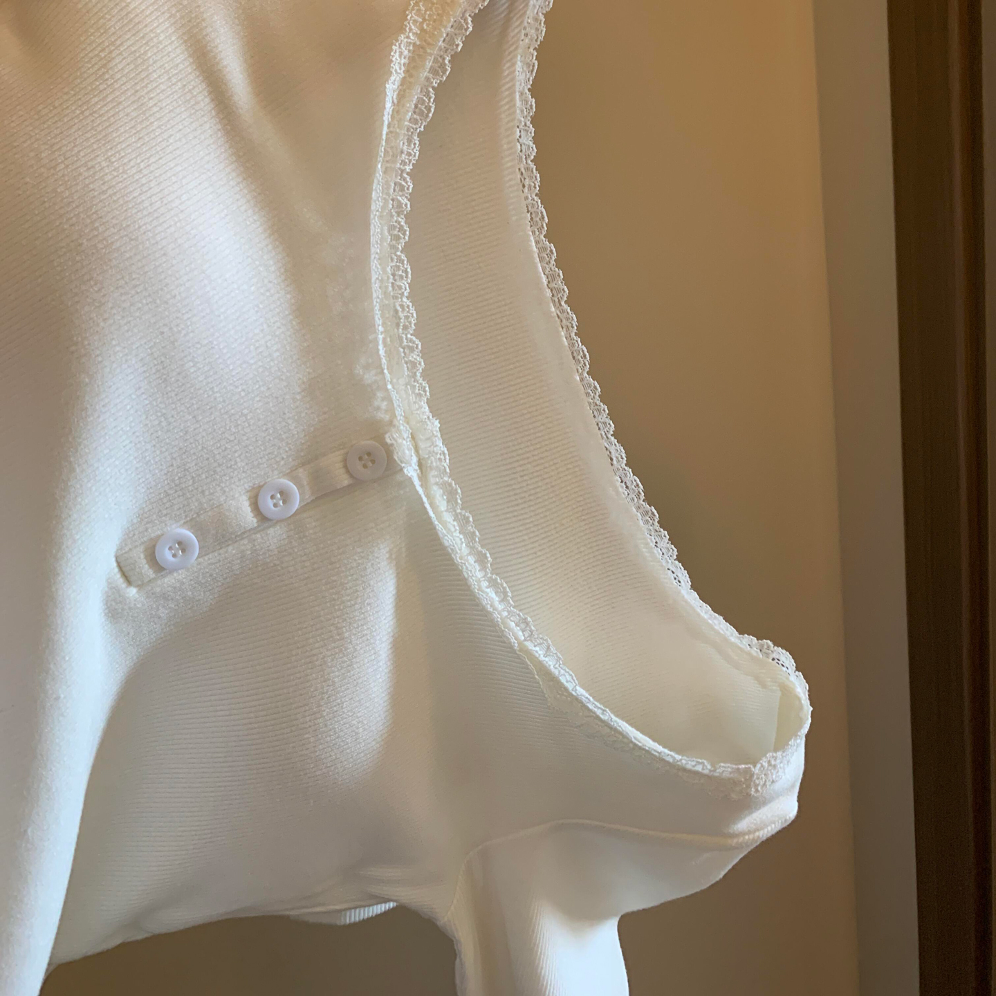 设计感带胸垫女士打底衫保暖内衣女秋冬2025新款纯棉白色长袖上衣 - 图0