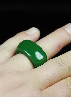 和田色戒指白色玉指环男女款玉石指环碧玉扳指菠菜绿碧玉石高端