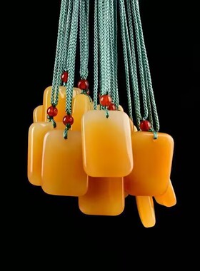 天然黄龙色玛瑙玉平安牌和田色黄玉平安无事牌吊坠毛衣链挂坠男女