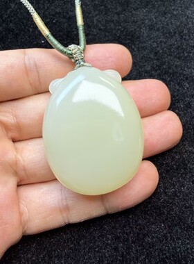 天然青白色玉小绵羊手捻把件可爱小羊玉石挂件随身文玩包挂吊坠