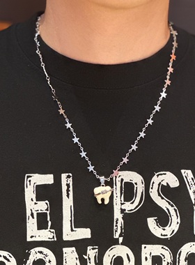 皓齿吊坠项链男款创意饰品送礼