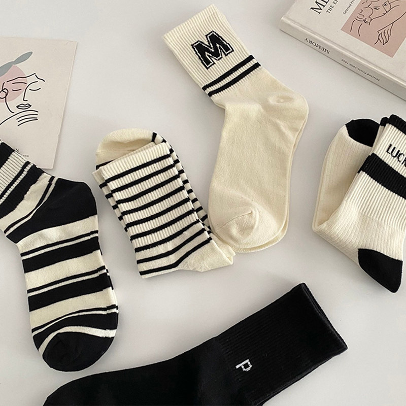 黑白条纹袜子女中筒袜春秋款棉袜ins潮日系外穿秋冬厚款网红潮袜