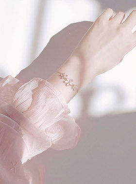 玫瑰金镶钻花朵手链轻奢设计