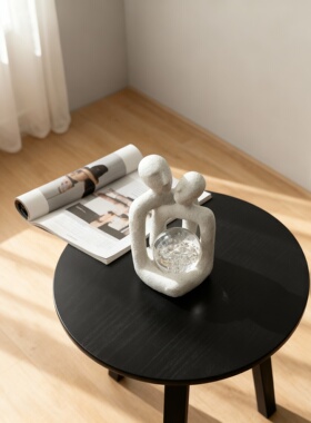 现代简约人物造型客厅装饰摆件