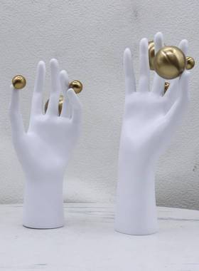 极简现代树脂白色手掌雕塑样板间创意金属泡泡球艺术家居装饰品