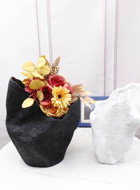 现代家居软装饰品样板房间售楼处展厅莫兰迪鳞片树脂花瓶插花器