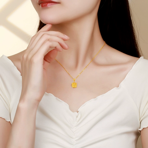 Золотая подвеска, подарок на день рождения