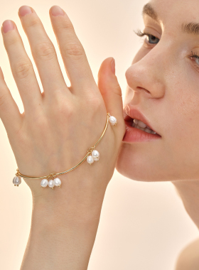 莓拉「团簇」孟子义同款淡水珍珠手链女轻奢小众精致手饰生日礼物