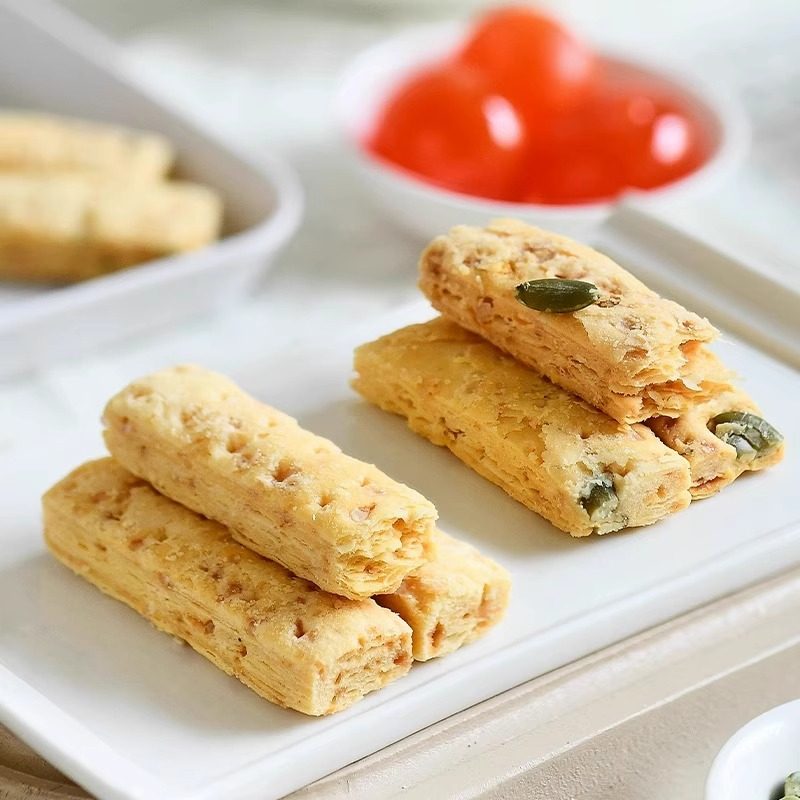 哥布林咸蛋黄酥散称千层酥500g好吃的饼干办公室上班充饥小零食品,淘宝优惠券,粉丝福利购,淘宝优惠卷