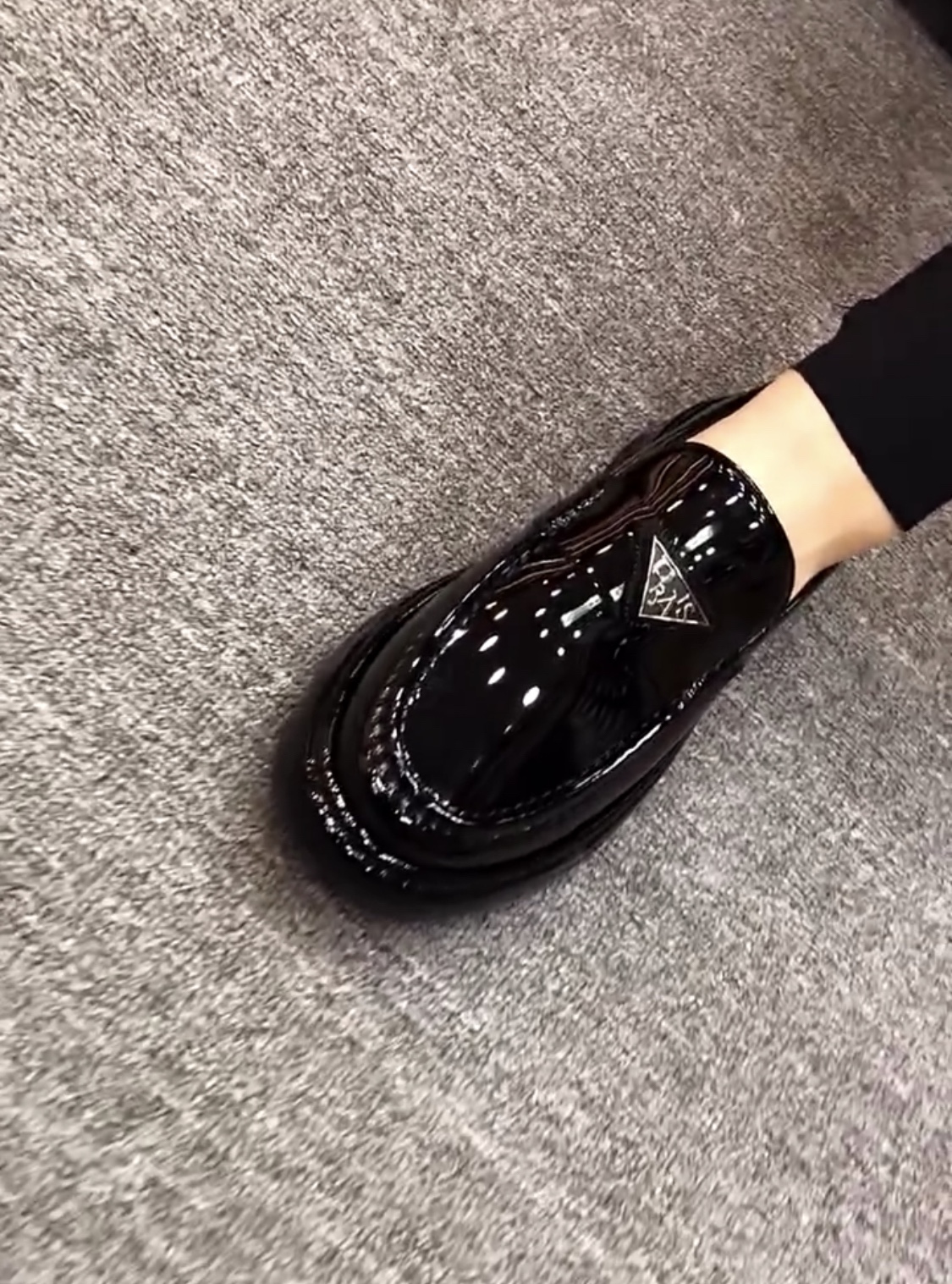 小强鞋吧广州新款真皮漆皮一脚蹬圆头厚底时尚潮流行休闲时尚男鞋 - 图1