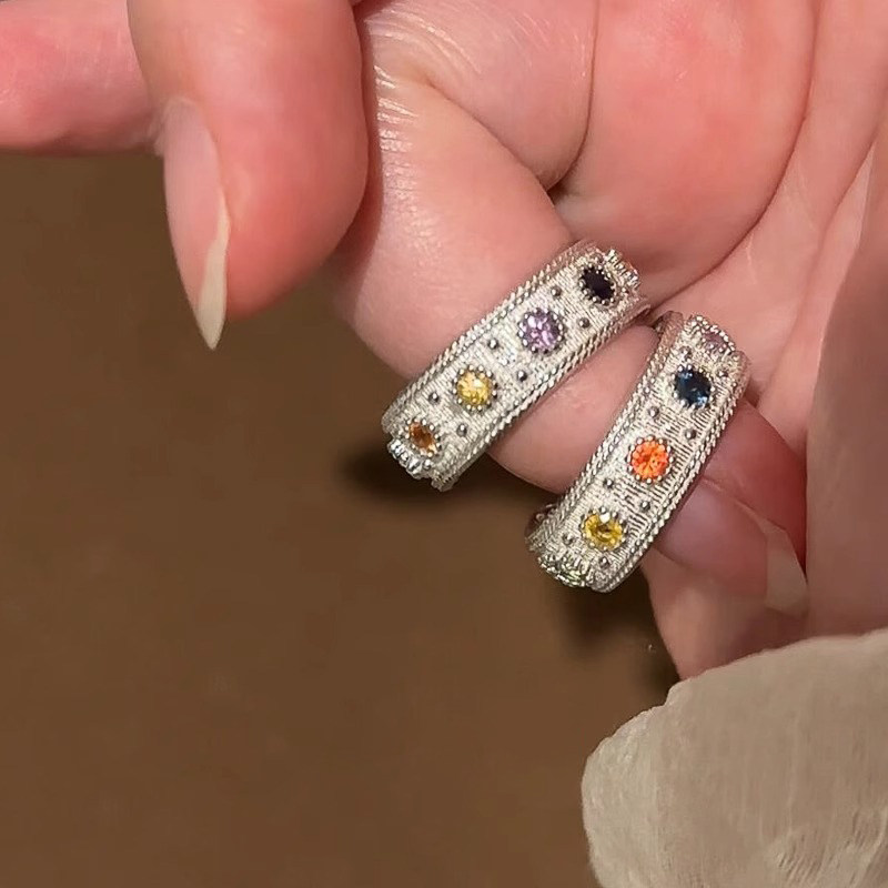 Imitation colored diamond flashing ring for women niche design mid-century style