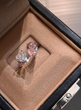 爆闪爱心水滴鸽子蛋戒指女轻奢