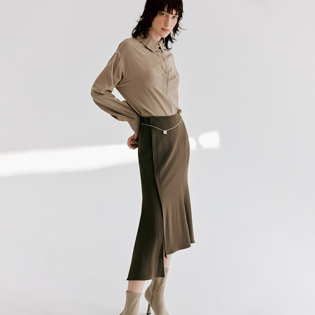 Elegant fishtail acetate skirt with asymmetrical design