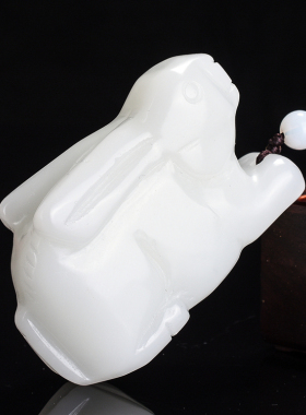 天然新疆和田玉兔把件籽料羊脂白玉兔手把件挂件生肖兔小摆件