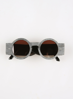 外框哑光糙面抛内侧抛亮光两颗钉圆形超宽腿黑色水牛角太阳墨镜