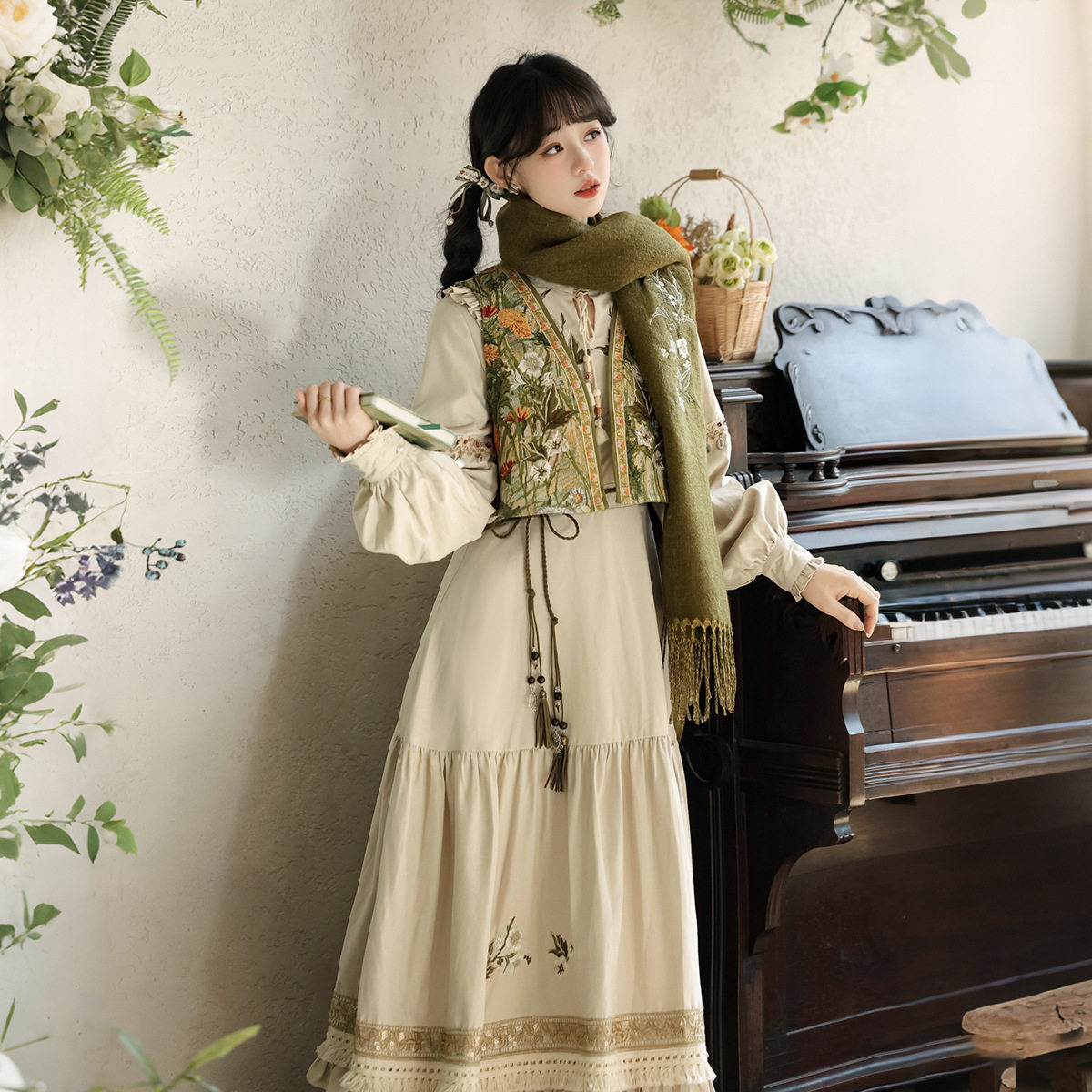 2026倚梦阁原创藤蔓枝汉服女中国风汉元素围巾马甲连衣裙套装7461,淘宝优惠券,粉丝福利购,淘宝优惠卷