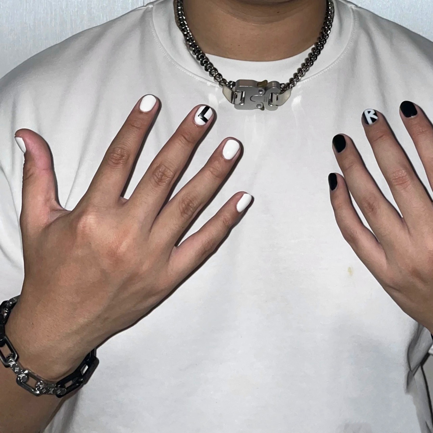 【清醒人员】男士指甲油磨砂黑白色免烤水性无刺激味道中性简约风,淘宝优惠券,粉丝福利购,淘宝优惠卷