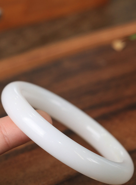 天然新疆和田玉羊脂级白玉55.8圈口手镯大气典雅古风男女手饰收藏