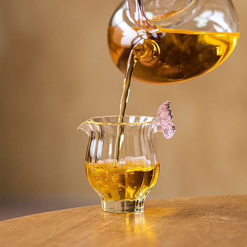 画续粉蝶花苞玻璃公道杯玻璃茶海高档功夫茶道配件耐高温分茶器 - 图0