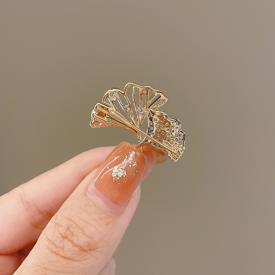 阿朵丝水钻银杏叶胸针防走光扣高档精致别针创意领针衬衫西服配饰-图2