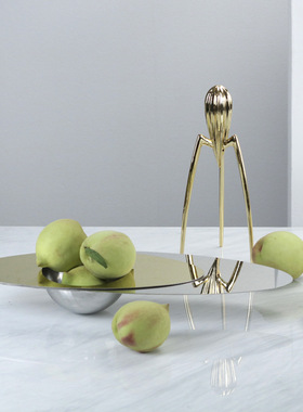 北欧电镀章鱼外星人榨汁器摆件