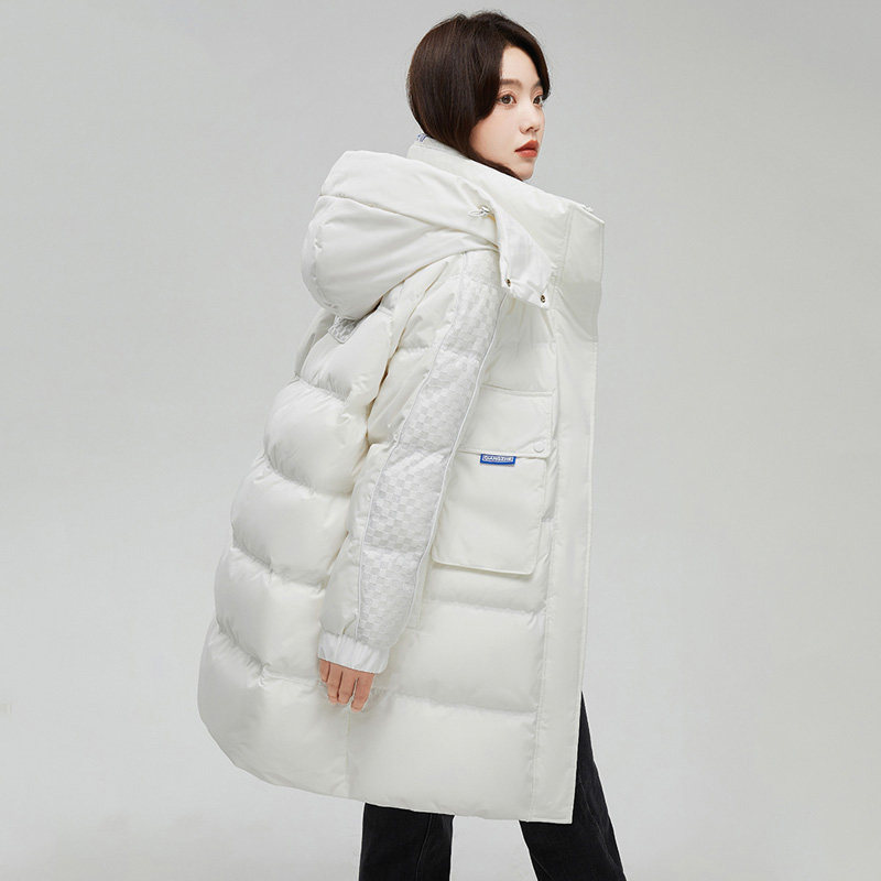  艾格旗舰羽绒服