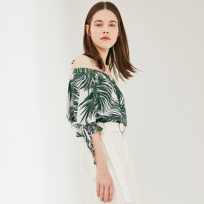 艾格2023春季新款抽绳一字肩雪纺衫 艾格旗舰蕾丝衫/雪纺衫