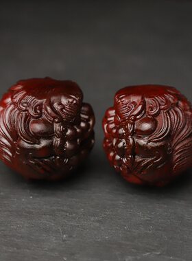 小叶紫檀核桃手把件木雕