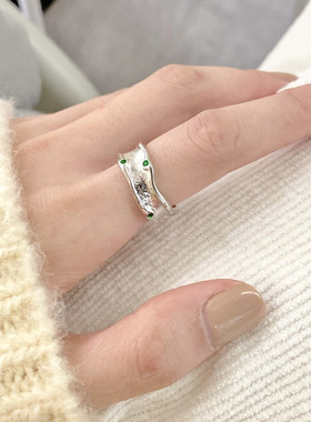 韩版ins个性设计绿色锆石戒指女开口时尚潮人凹凸面波浪指环