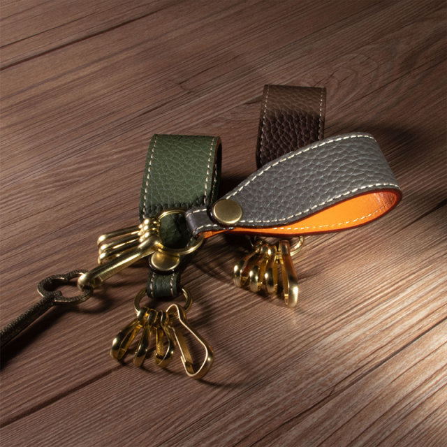 Huahu Keychain genuine leather Japanese metal buckle durable Huahu Keychain genuine leather Japanese metal buckle durable