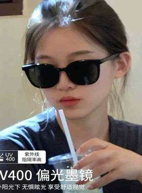 简单黑色墨镜女款显脸小2025新款复古方圆脸海边旅游太阳眼镜男潮